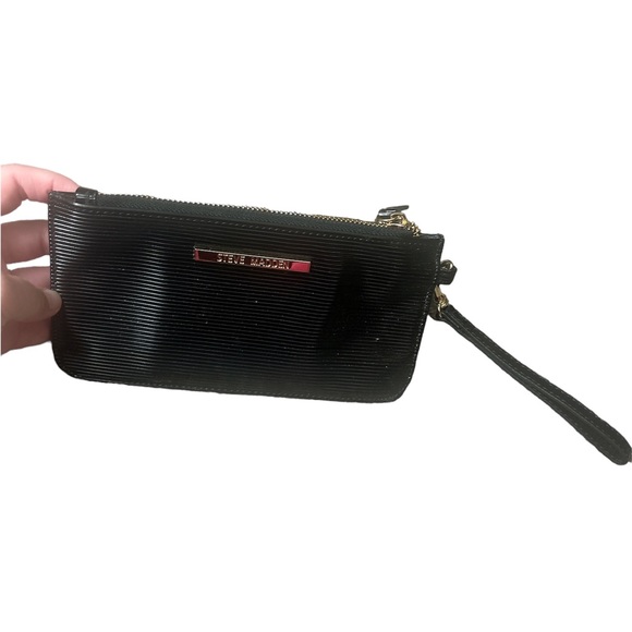 Steve Madden Handbags - Steve Madden Black Wristlet Wallet